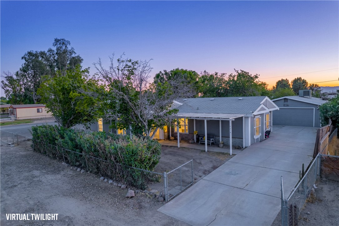2016 E Hackamore Drive