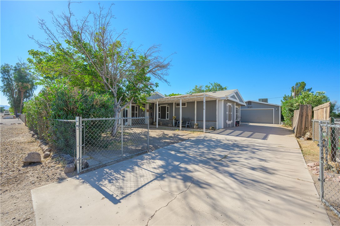 2016 E Hackamore Drive