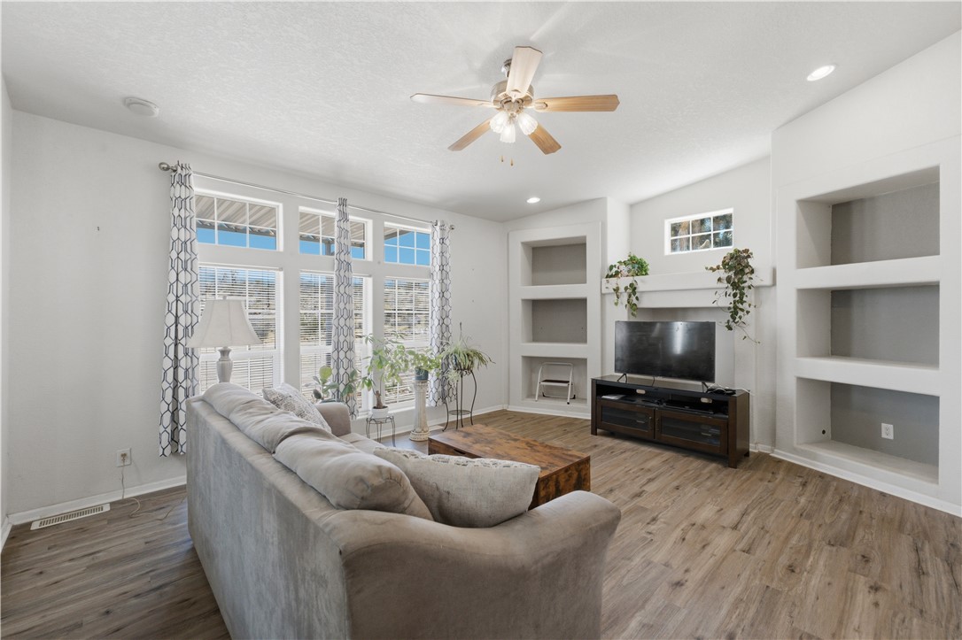 30 W Calico Drive