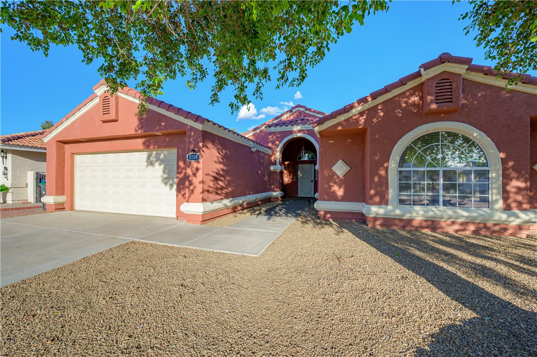 5708 S Desert Lakes Drive