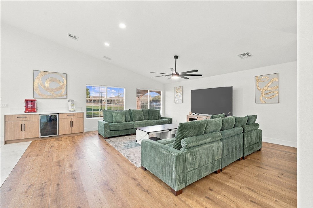 5708 S Desert Lakes Drive
