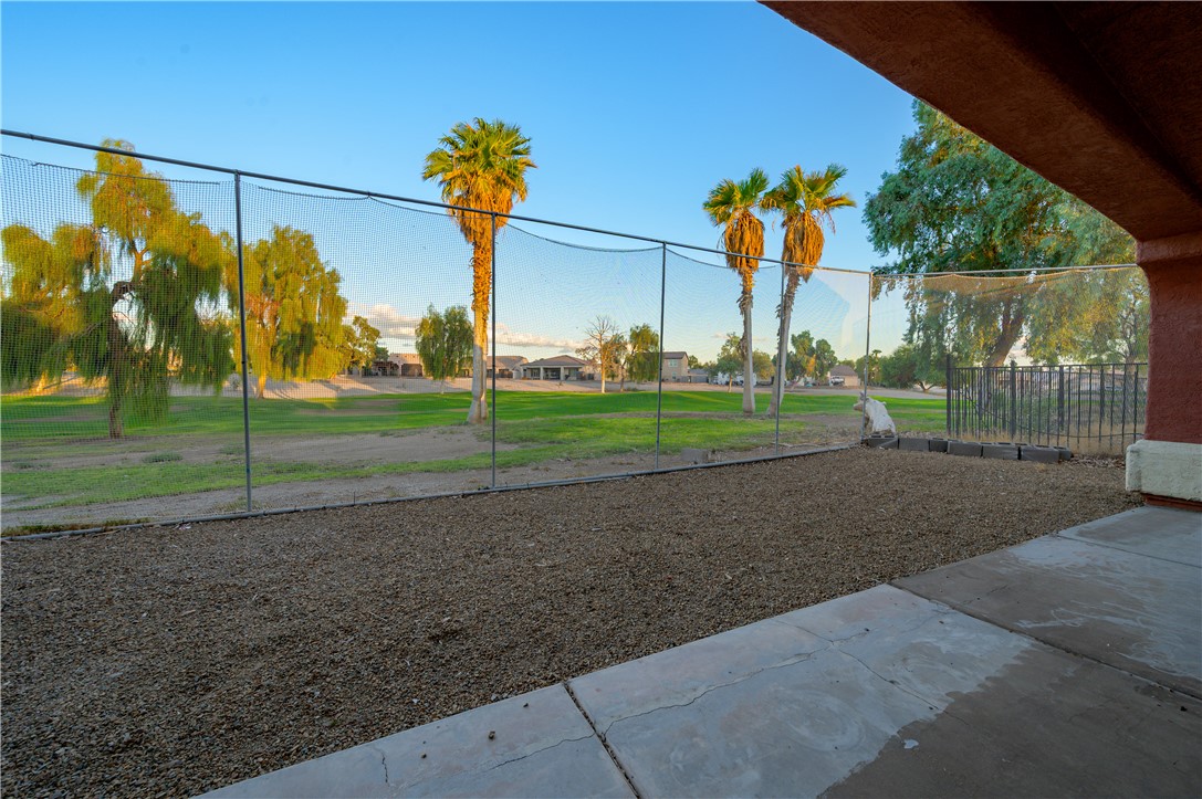 5708 S Desert Lakes Drive
