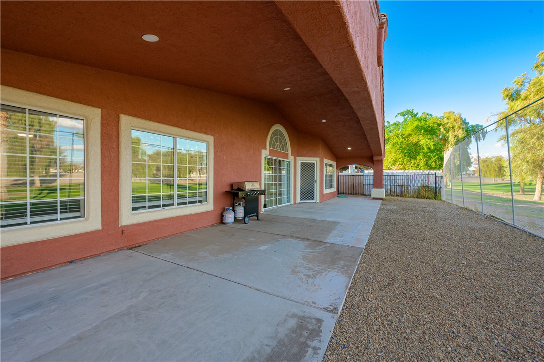 5708 S Desert Lakes Drive