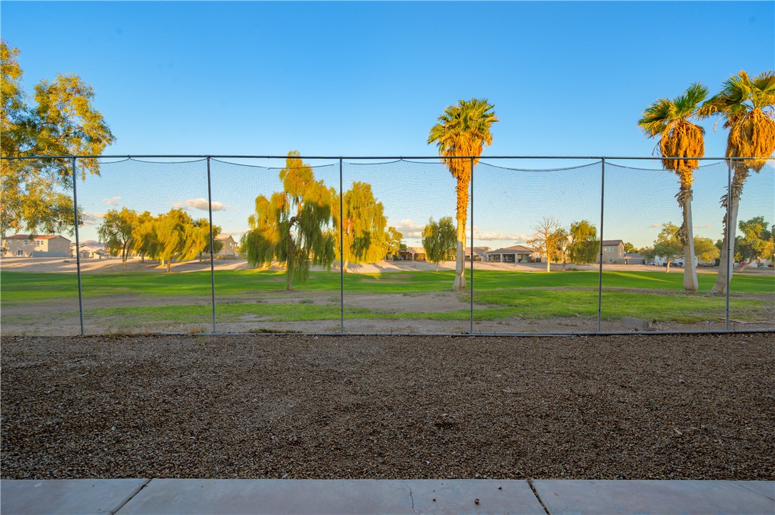 5708 S Desert Lakes Drive