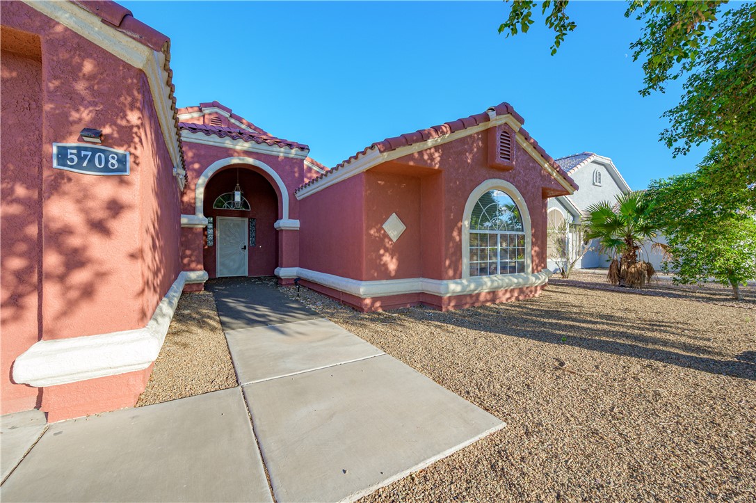 5708 S Desert Lakes Drive