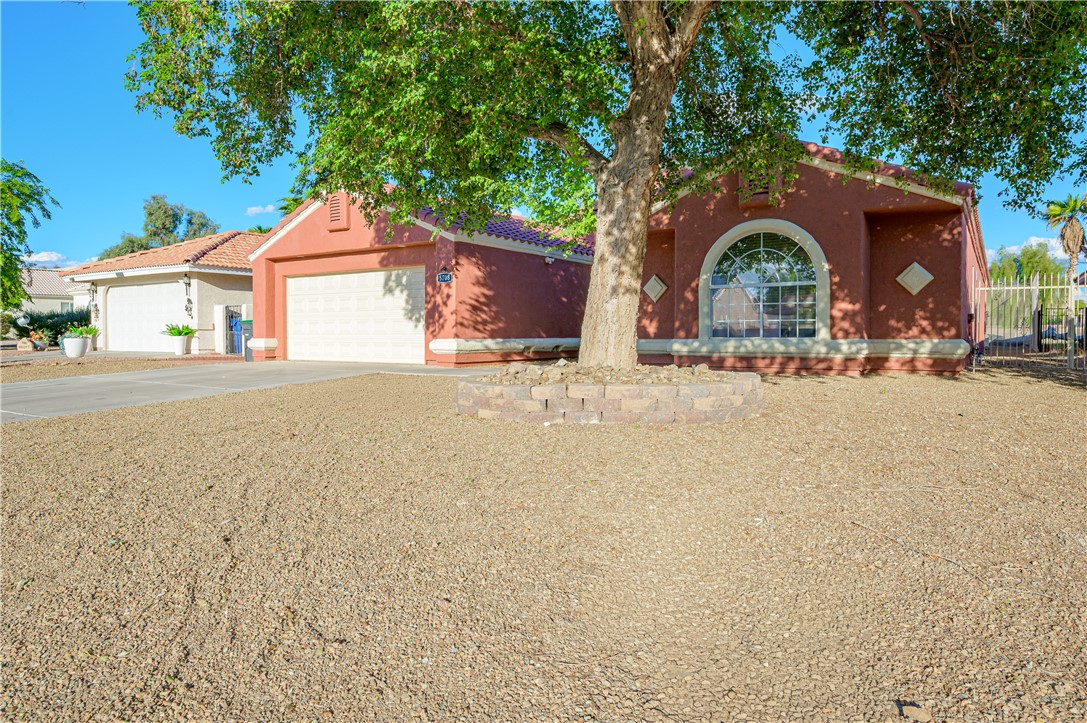 5708 S Desert Lakes Drive
