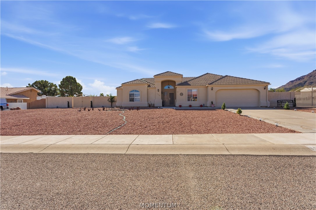 1208 E Cactus Valley Drive