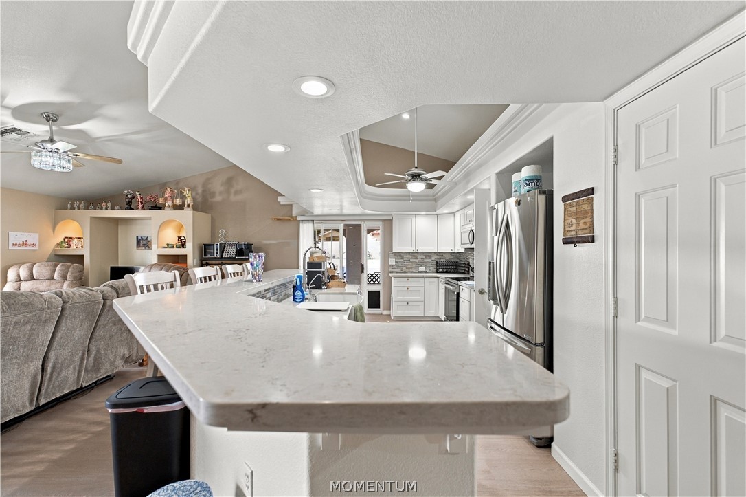 1208 E Cactus Valley Drive