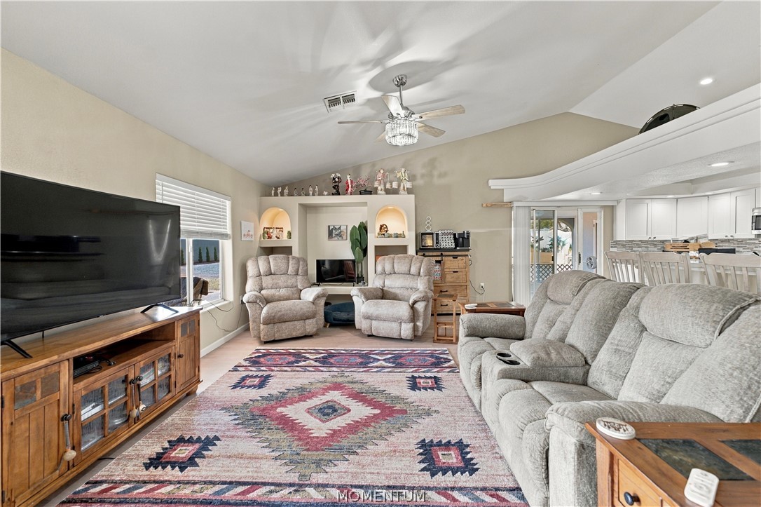 1208 E Cactus Valley Drive