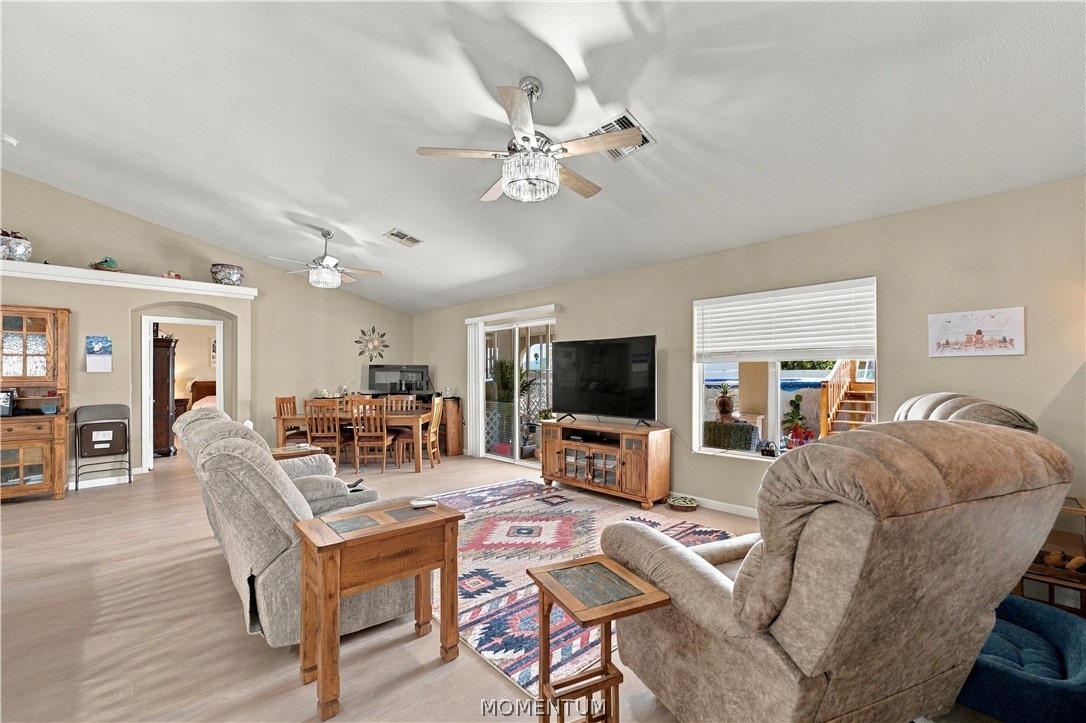 1208 E Cactus Valley Drive
