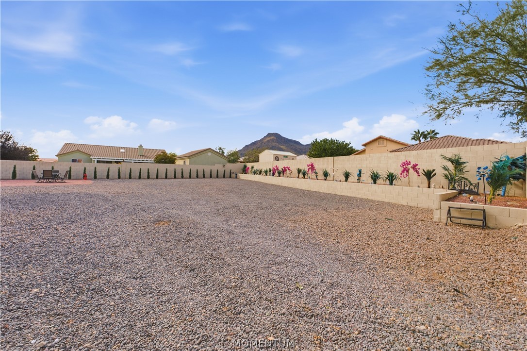 1208 E Cactus Valley Drive