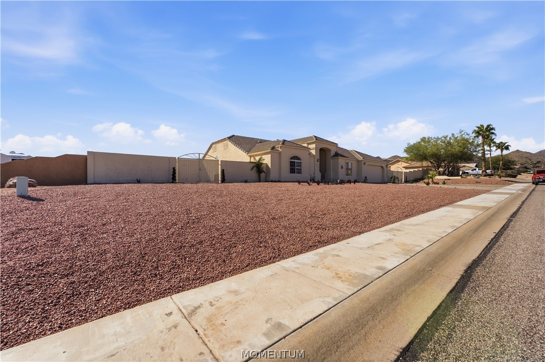 1208 E Cactus Valley Drive