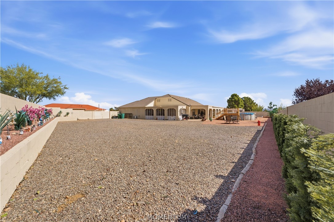 1208 E Cactus Valley Drive