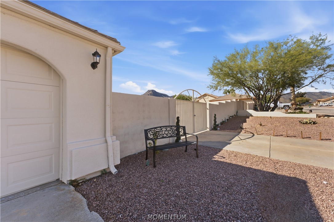 1208 E Cactus Valley Drive