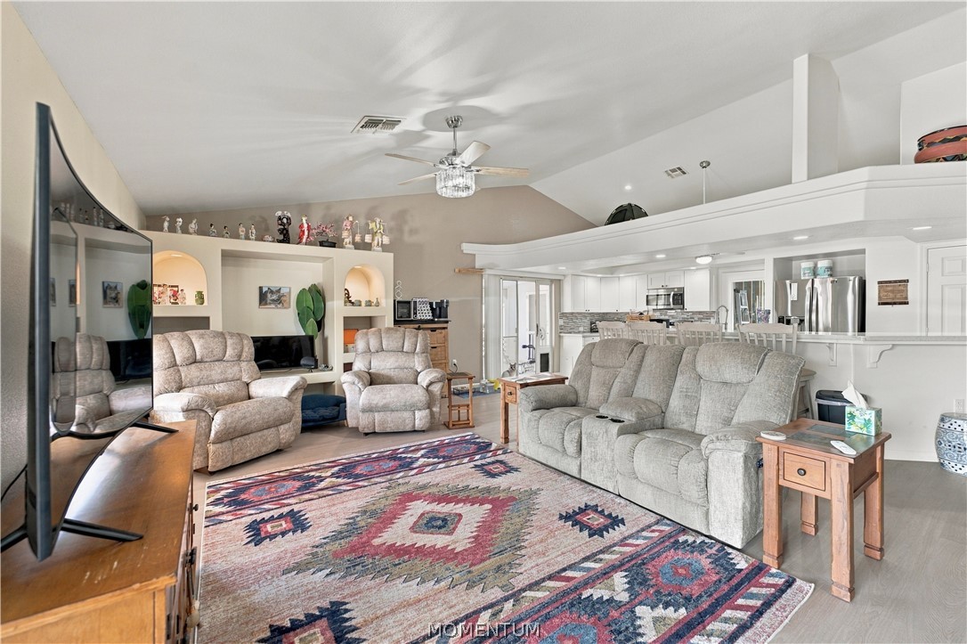 1208 E Cactus Valley Drive