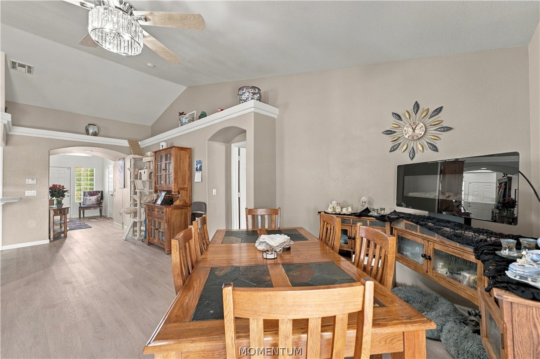 1208 E Cactus Valley Drive