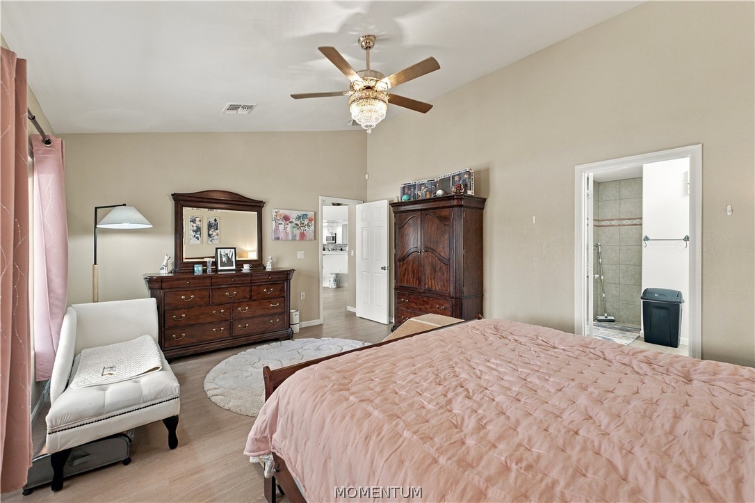 1208 E Cactus Valley Drive