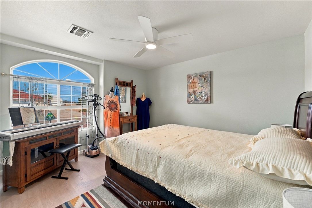1208 E Cactus Valley Drive
