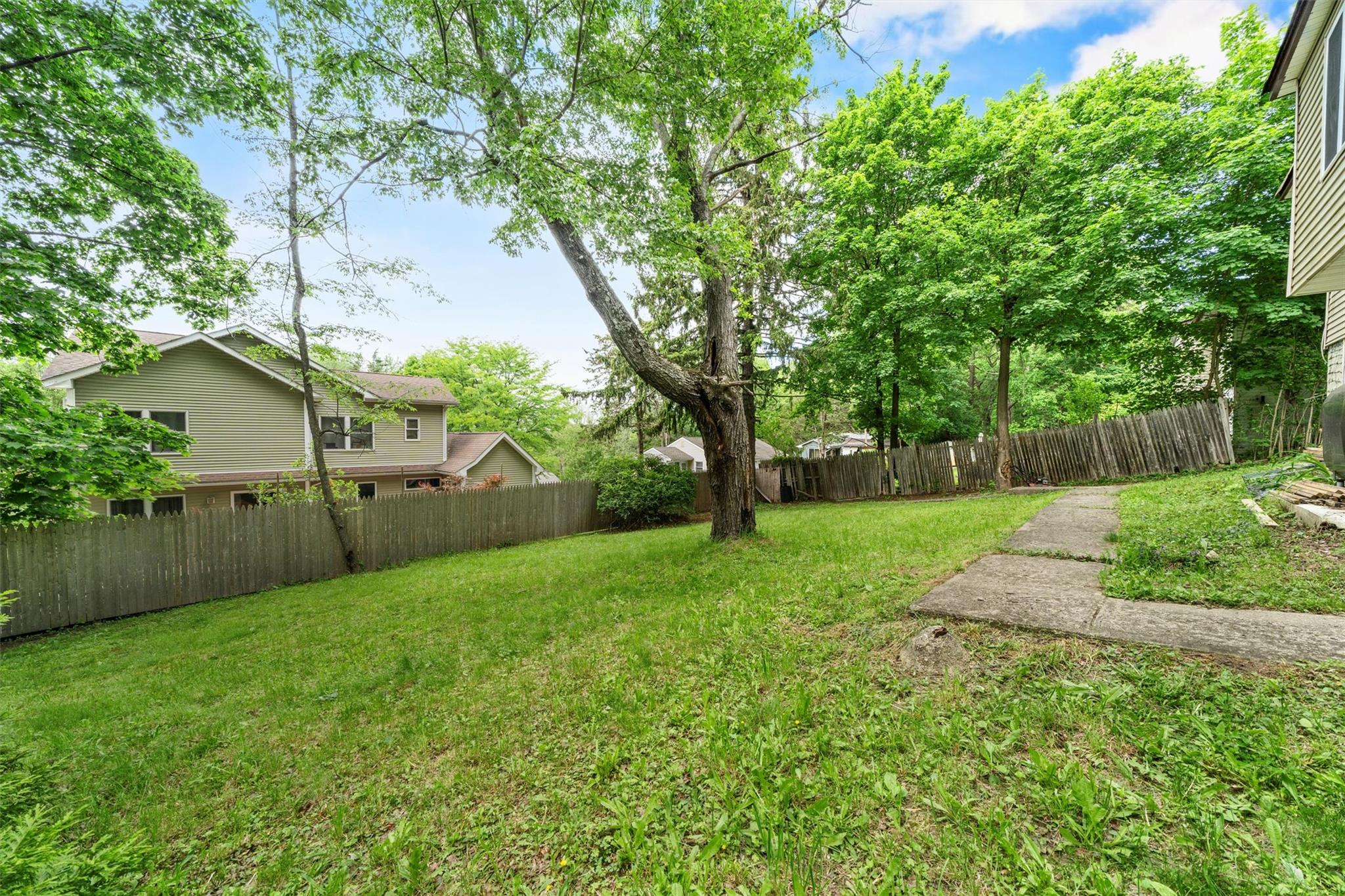 22 Claremont Trail