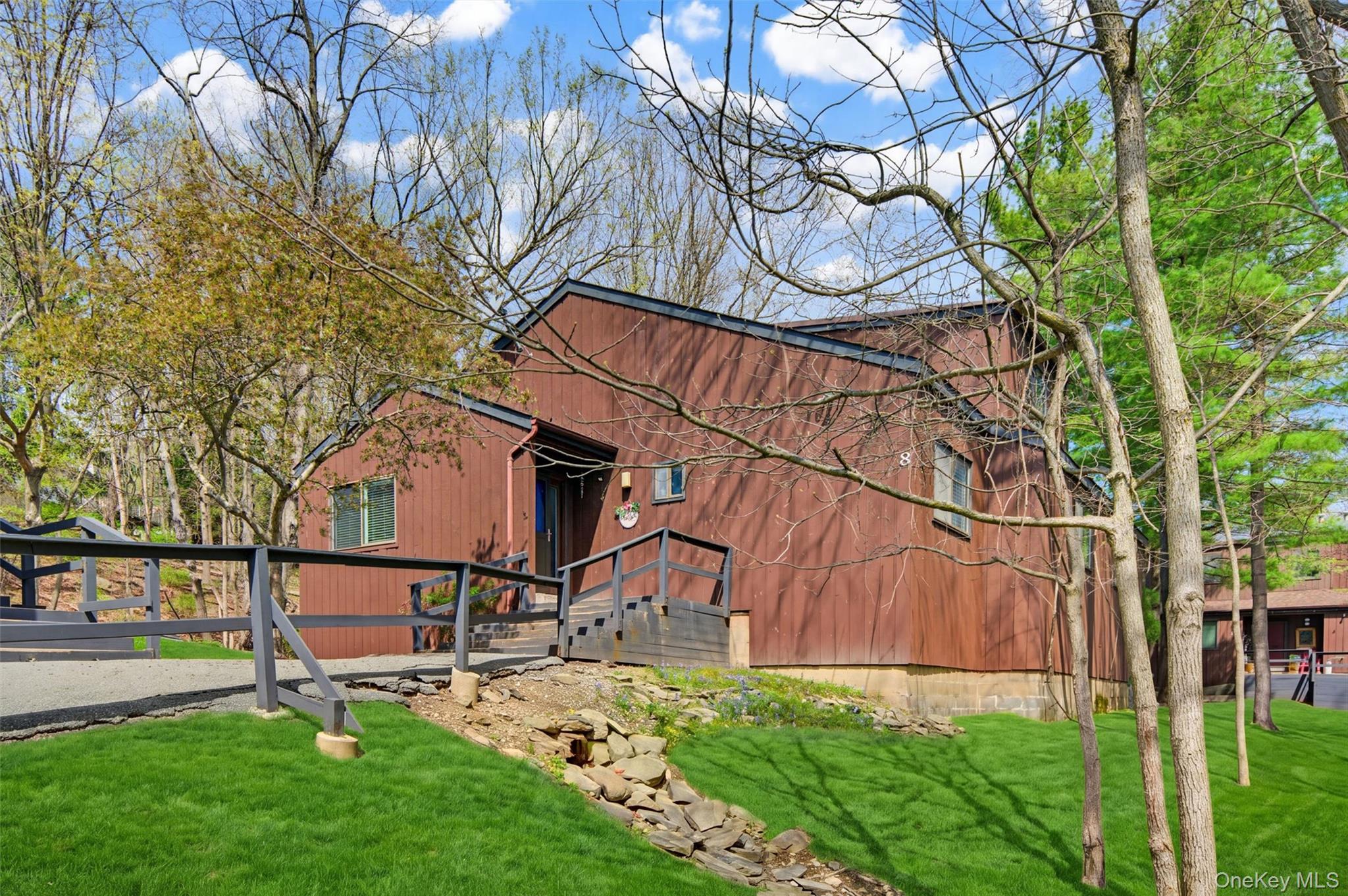 8 Laurel Court