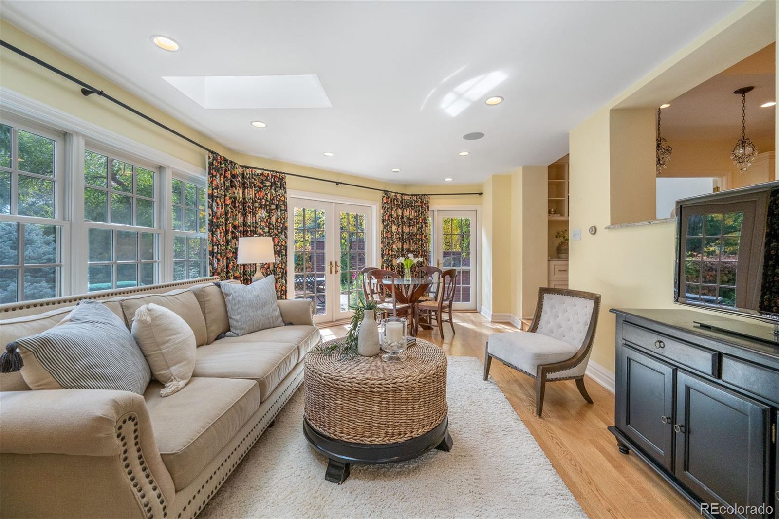 2215 E 7th Avenue Parkway