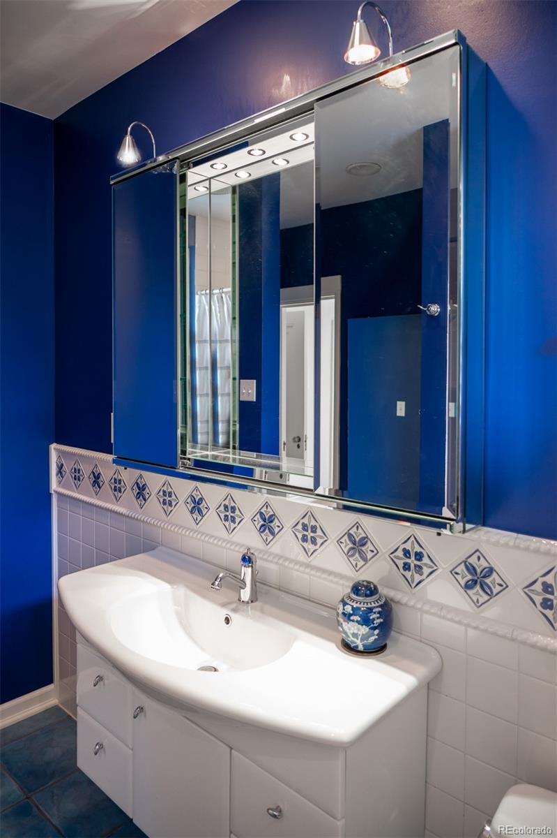 2215 E 7th Avenue Parkway