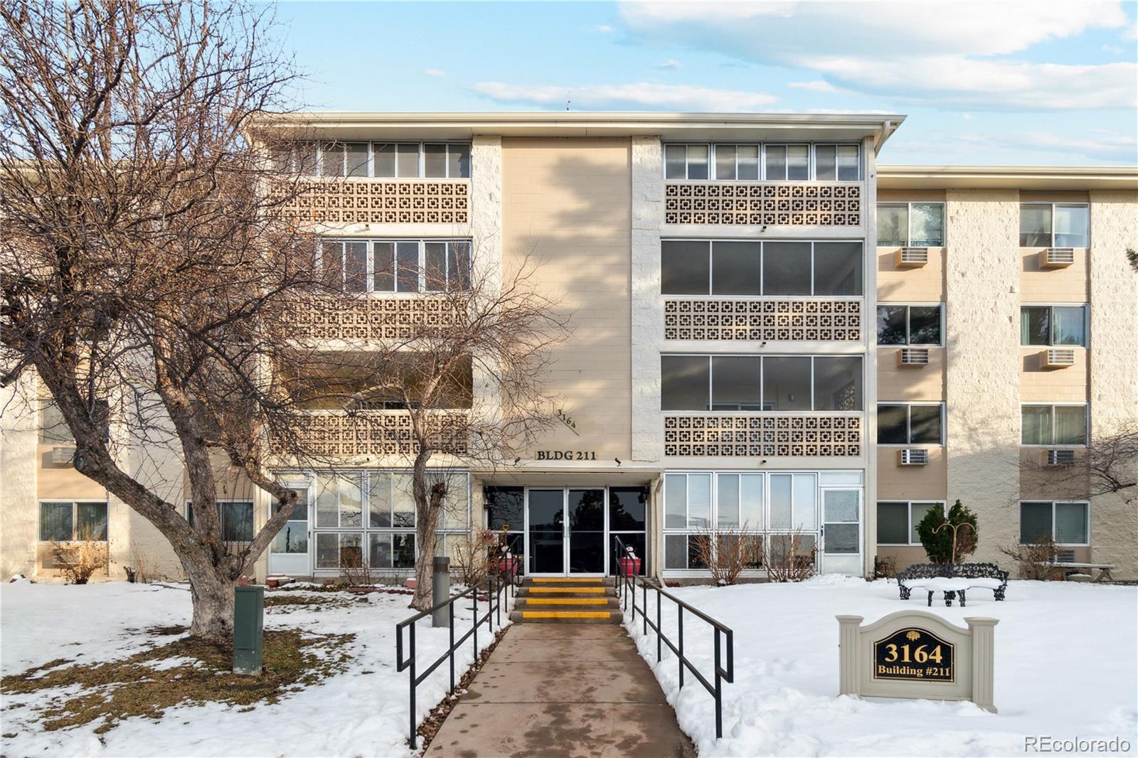 3164 S Wheeling Way Unit: 401