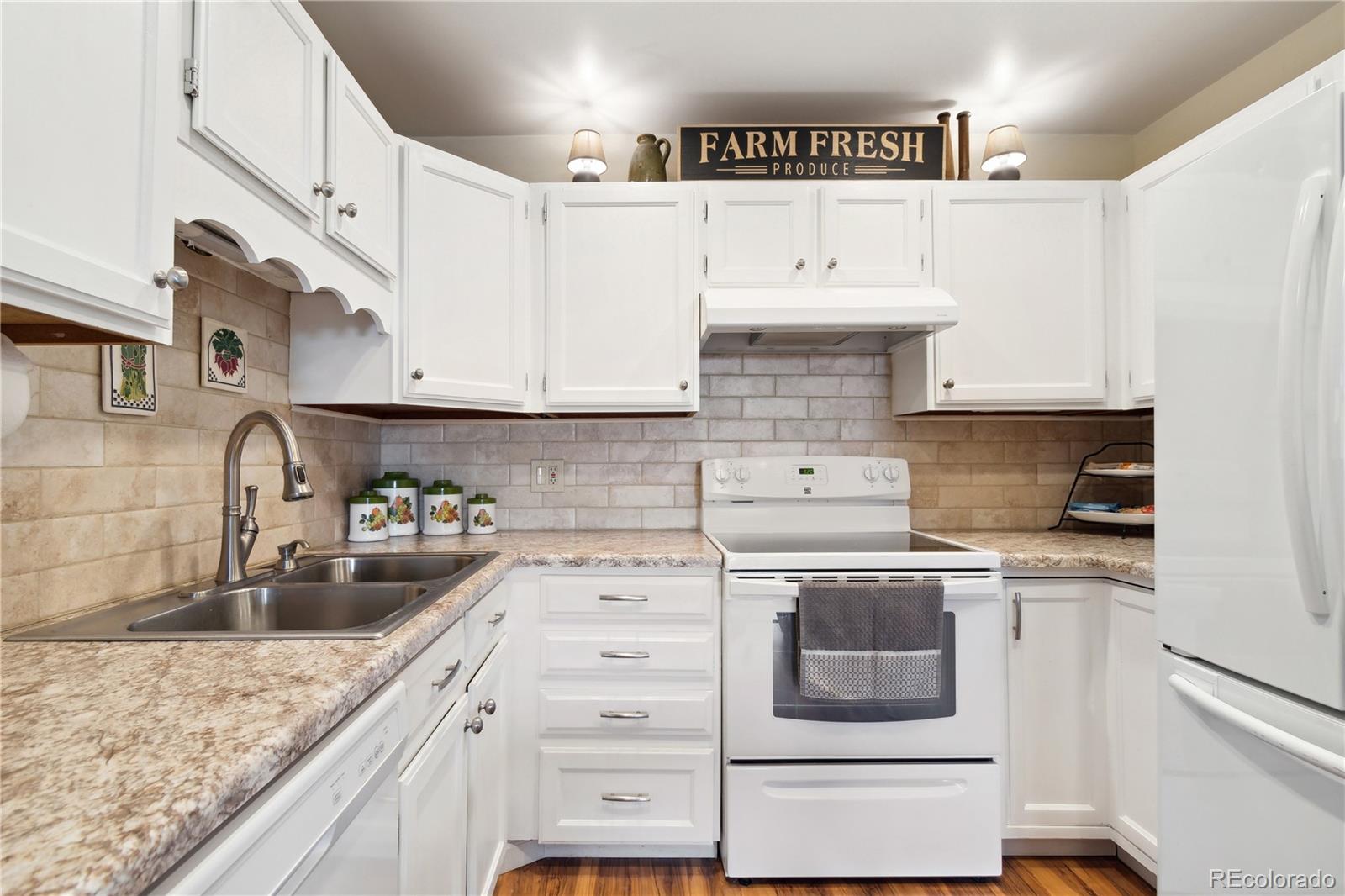 3164 S Wheeling Way Unit: 401