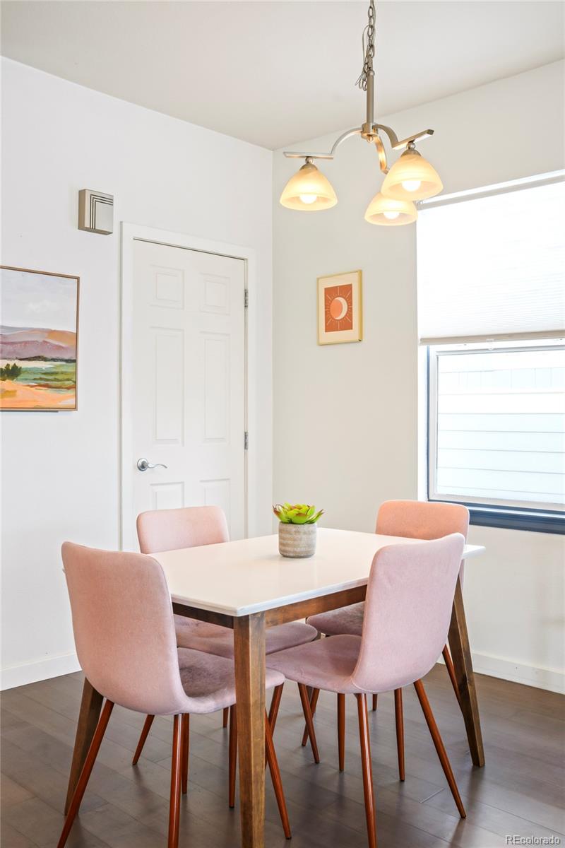 2773 Roslyn Street