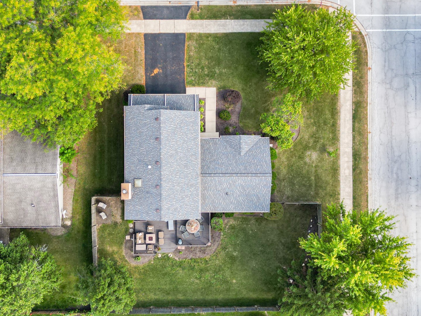 425 Cimarron Drive E
