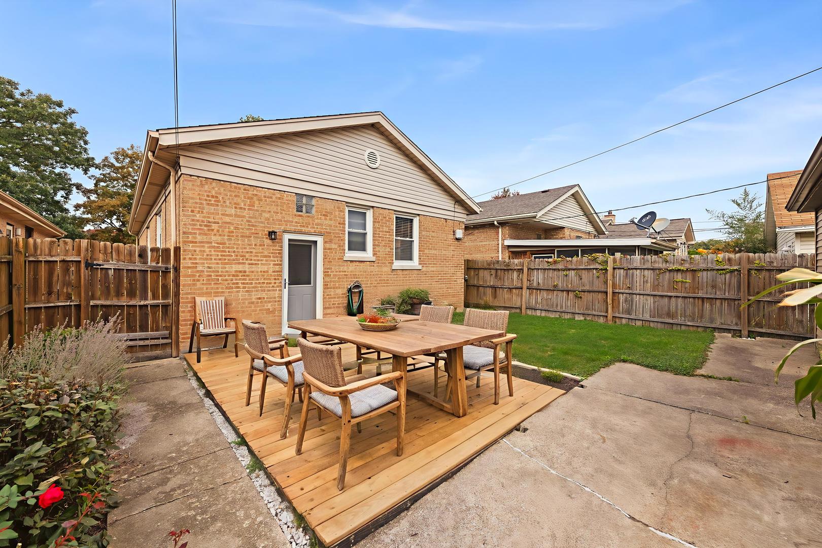 10023 S Fairfield Avenue