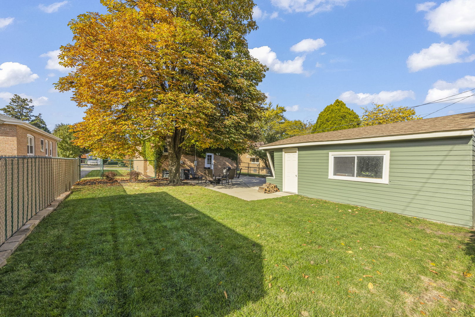 10215 S Keeler Avenue