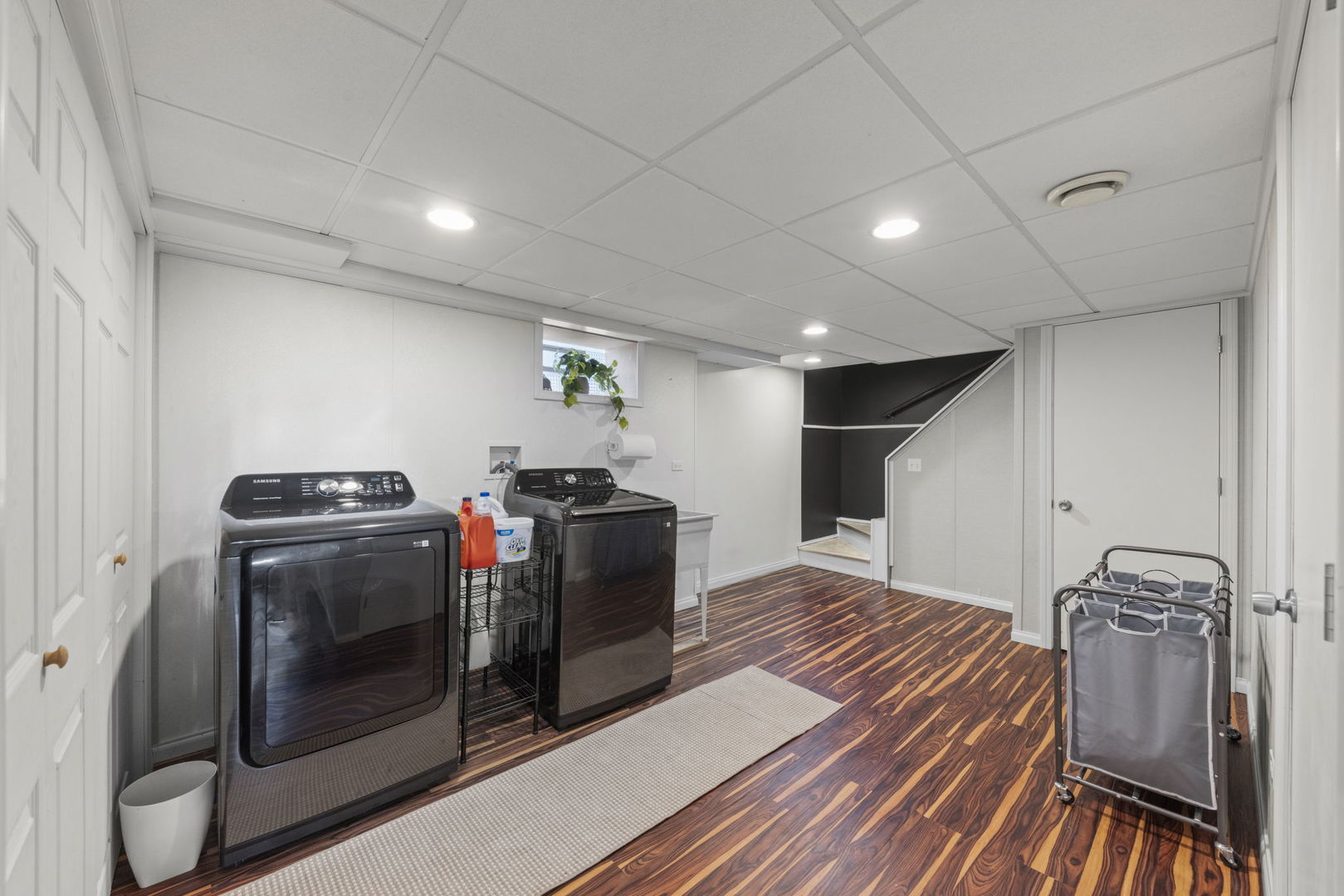 10215 S Keeler Avenue