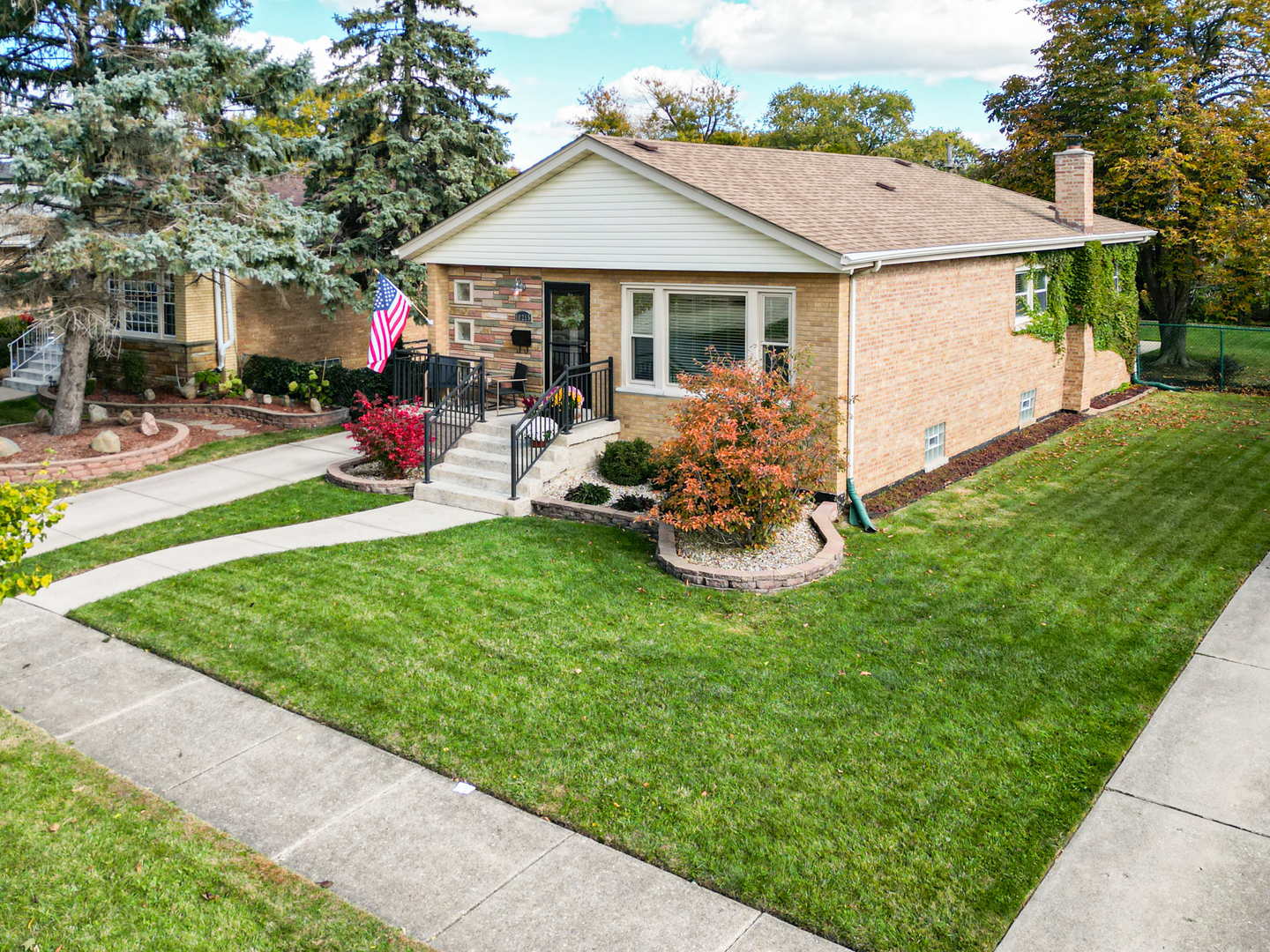 10215 S Keeler Avenue