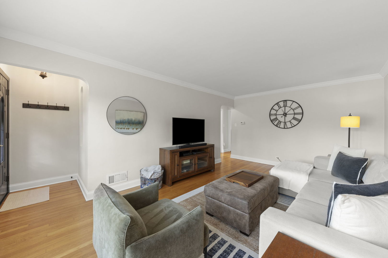 10215 S Keeler Avenue