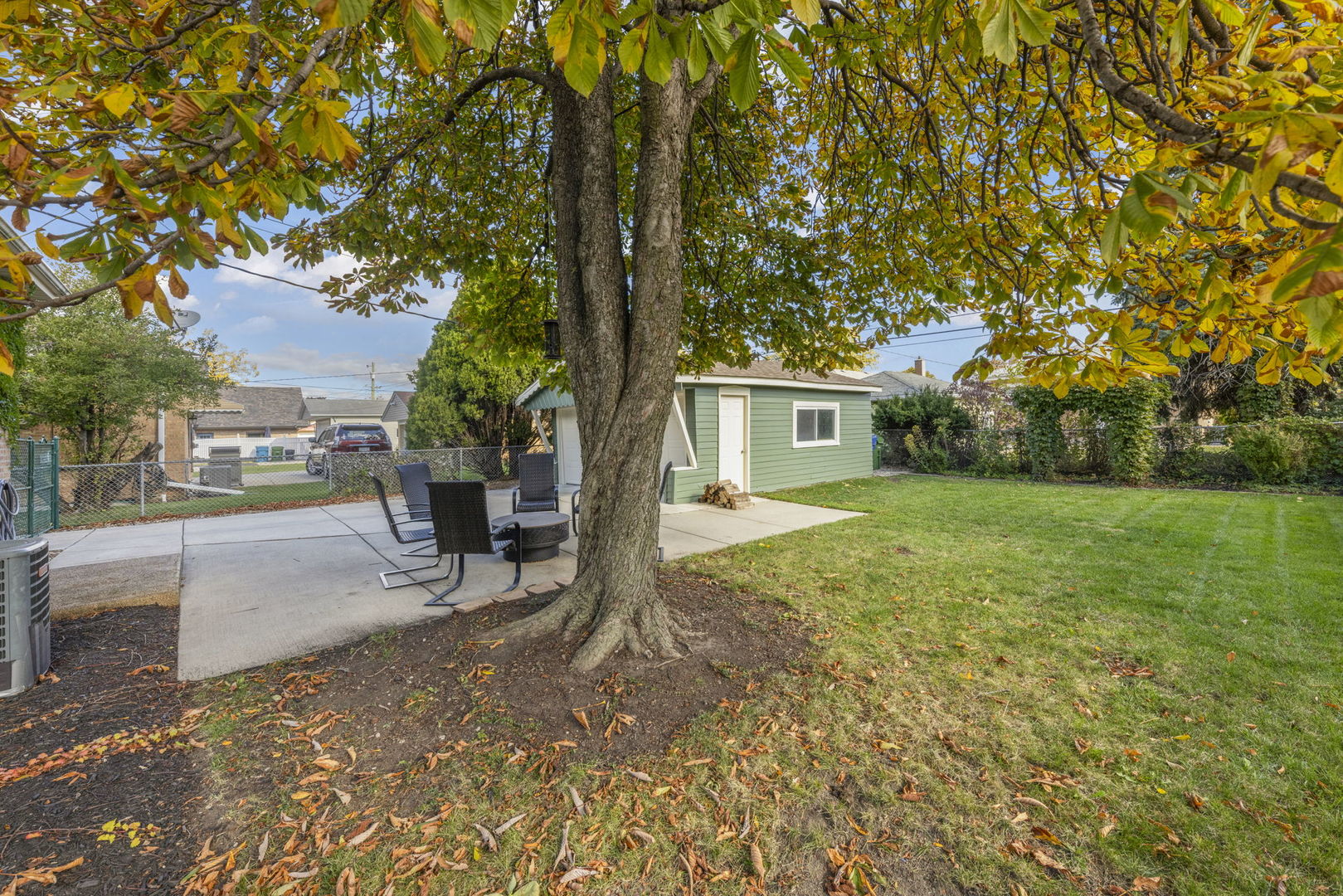 10215 S Keeler Avenue