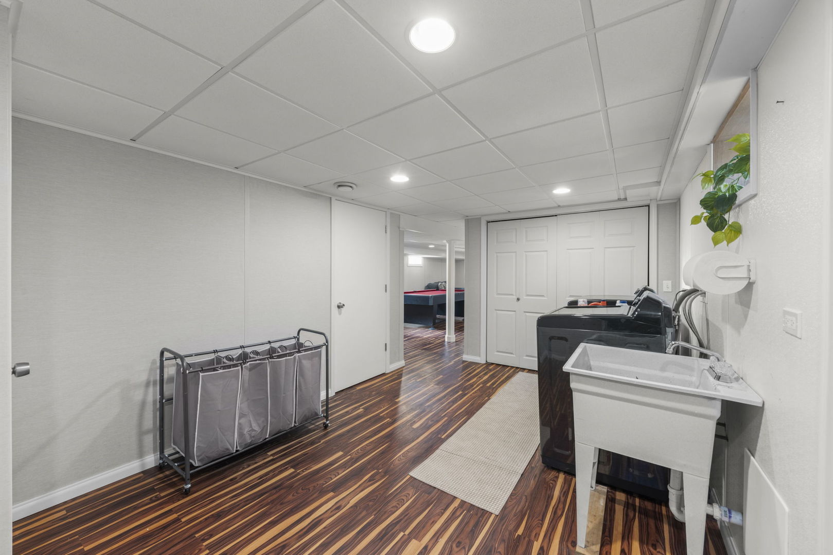 10215 S Keeler Avenue