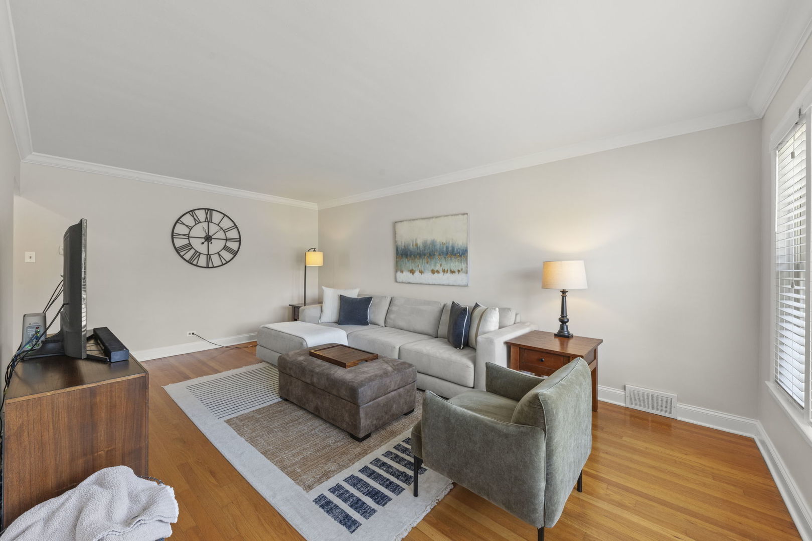 10215 S Keeler Avenue