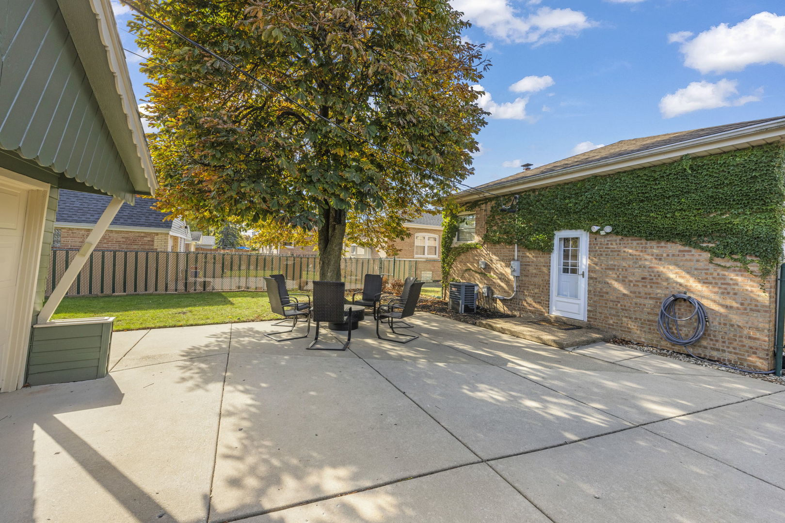 10215 S Keeler Avenue