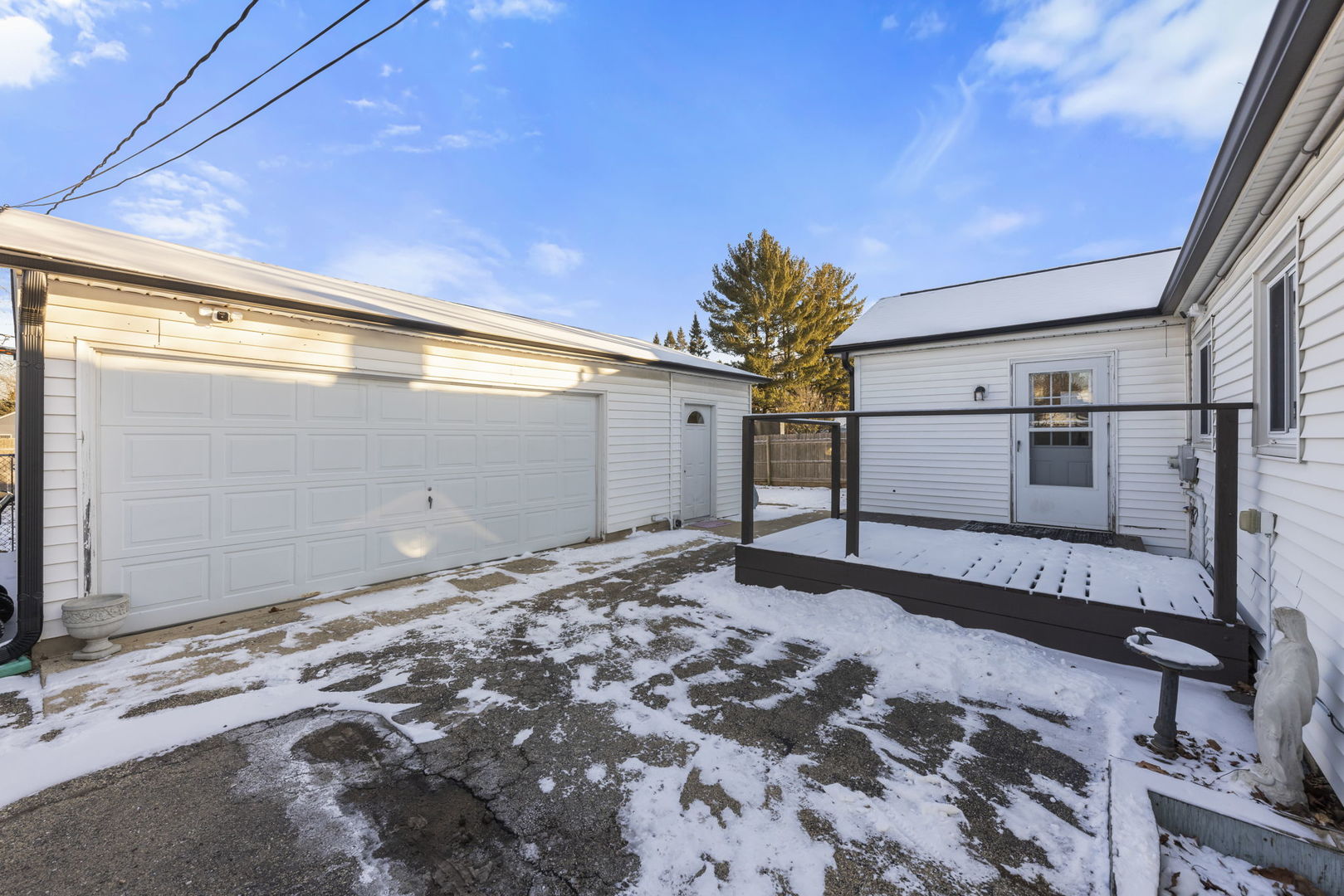 115 N WESTERN Avenue