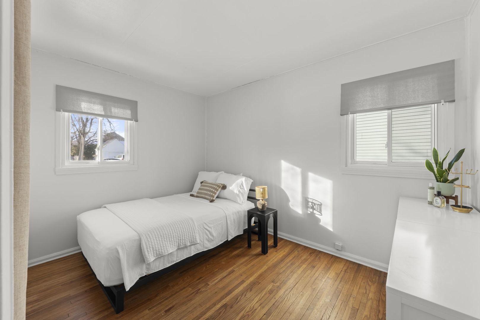 115 N WESTERN Avenue