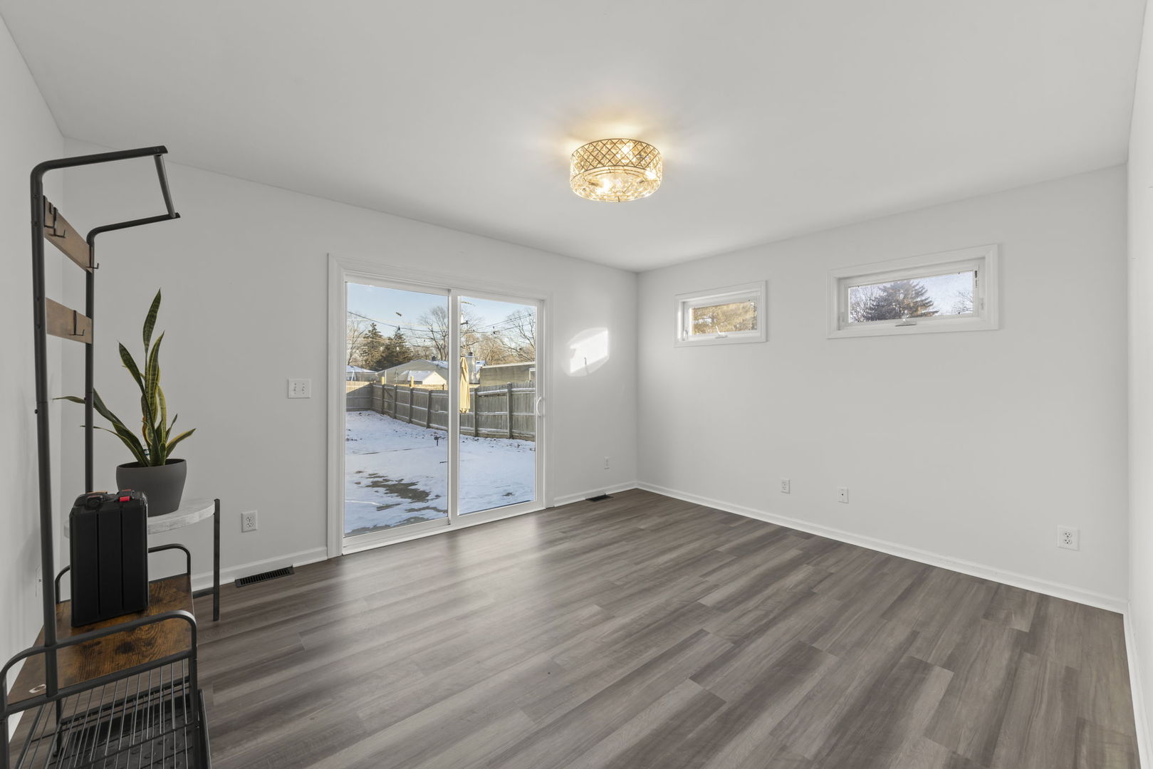 115 N WESTERN Avenue