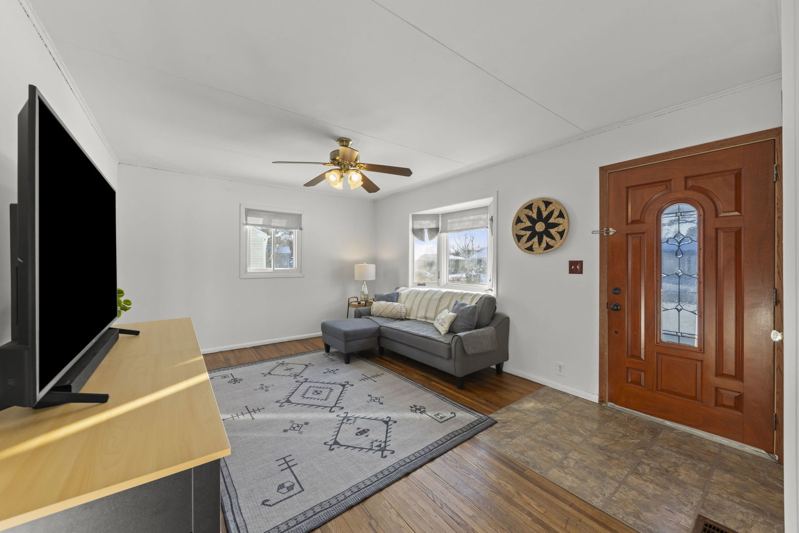 115 N WESTERN Avenue