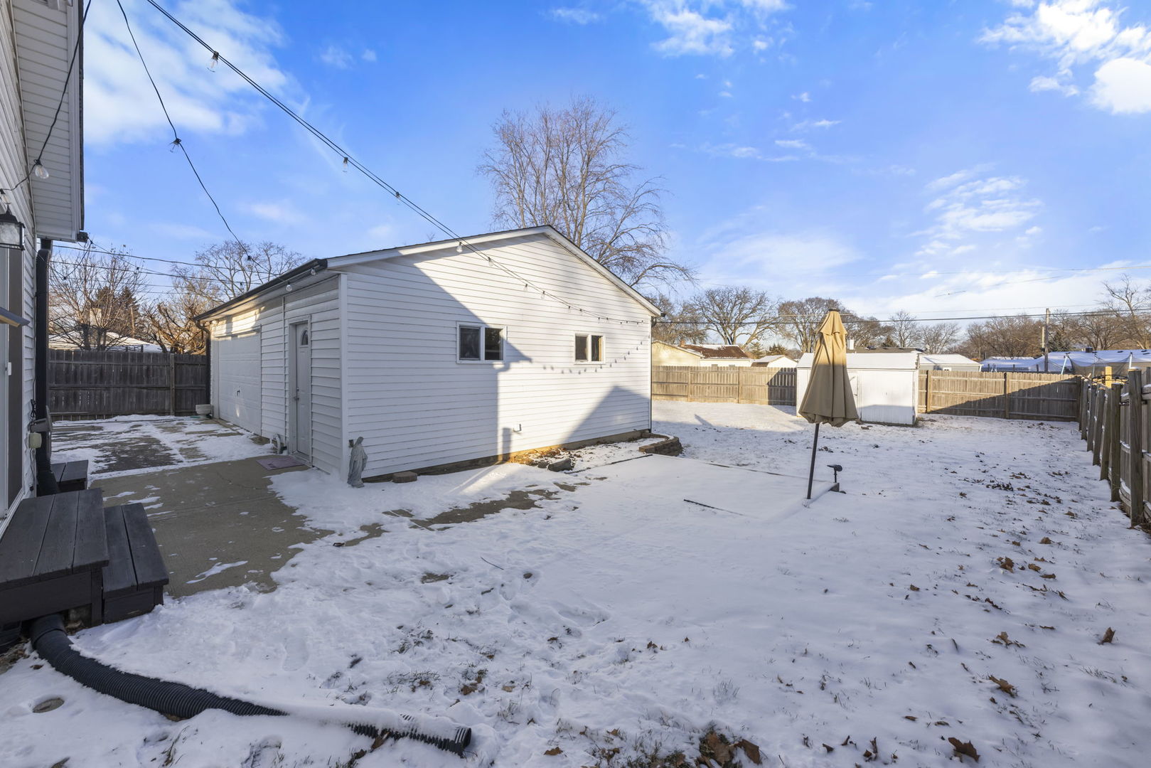 115 N WESTERN Avenue