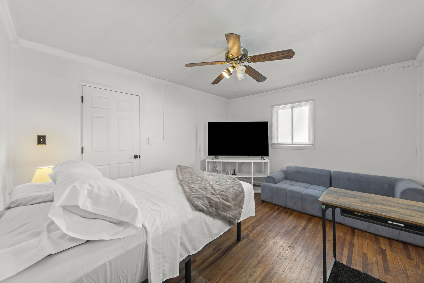 115 N WESTERN Avenue