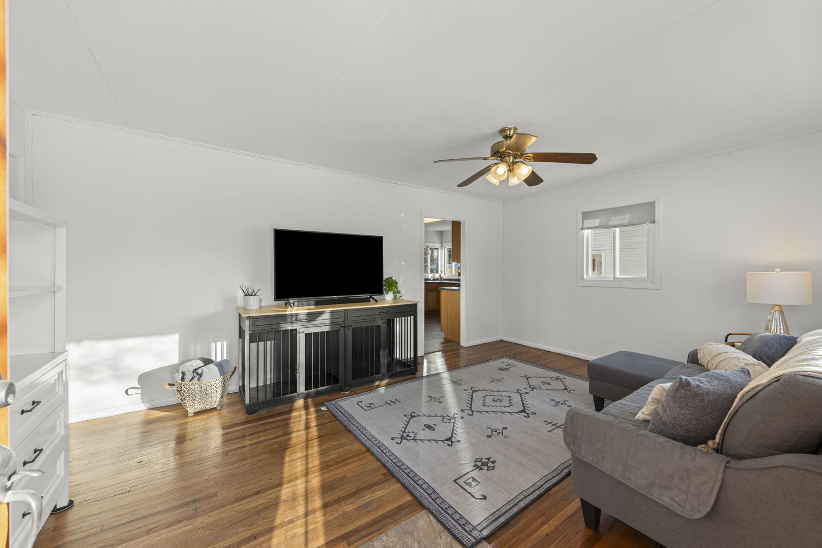 115 N WESTERN Avenue