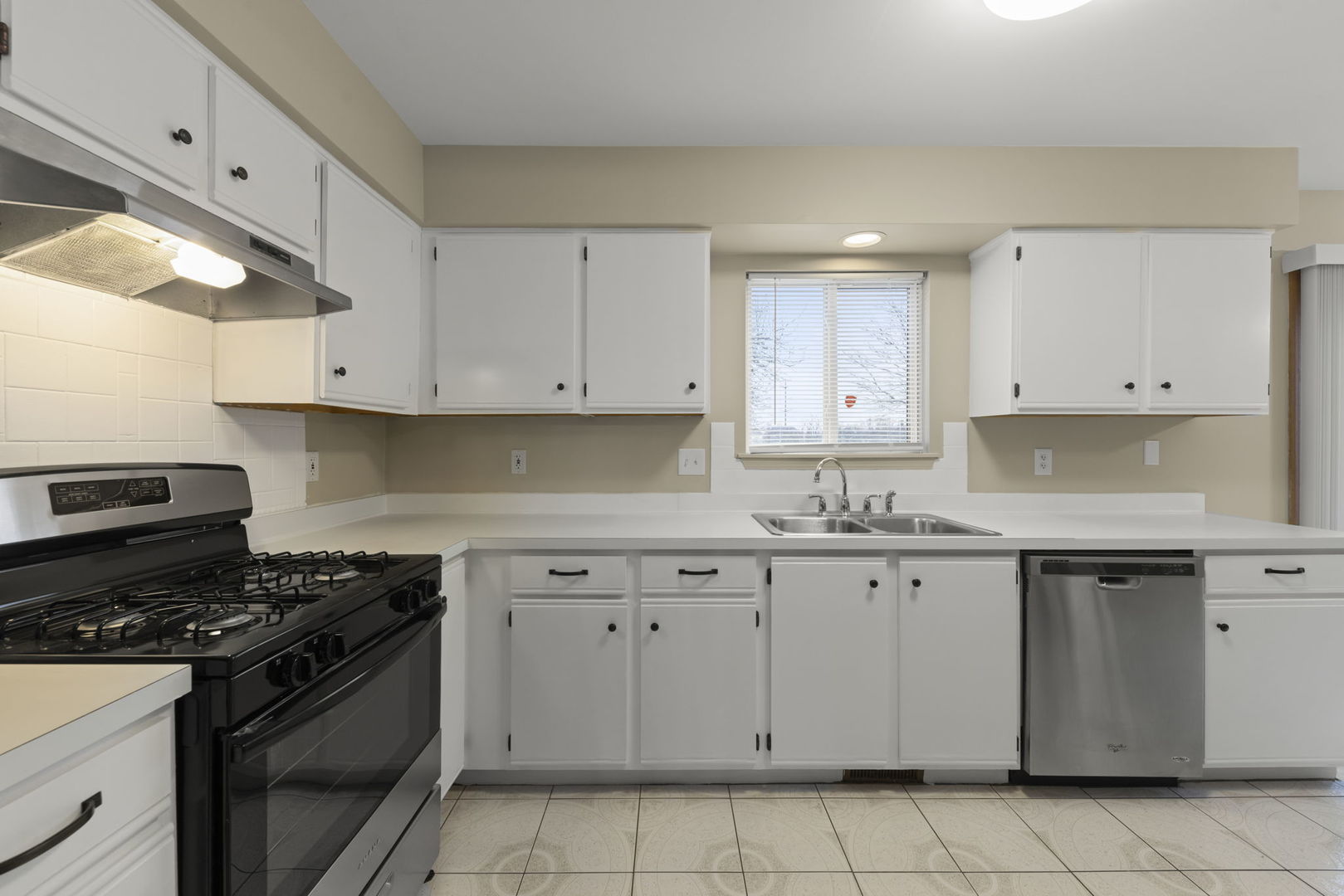 21459 W Georgetown Drive