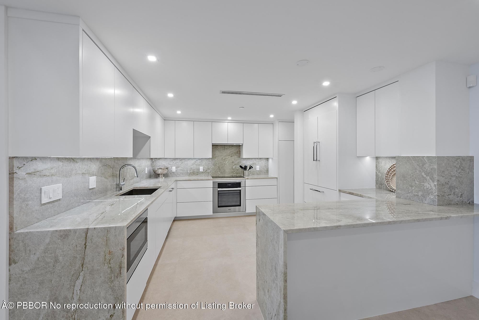 2600 S Ocean Boulevard, 102W