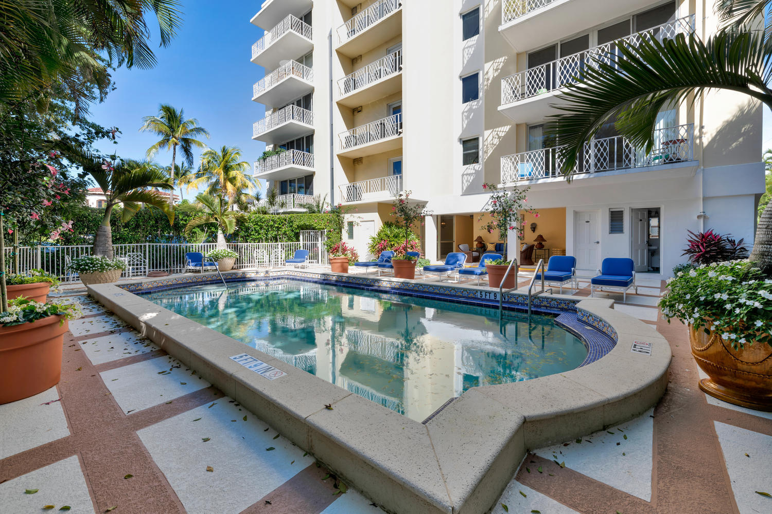 434 Chilean Avenue 6b