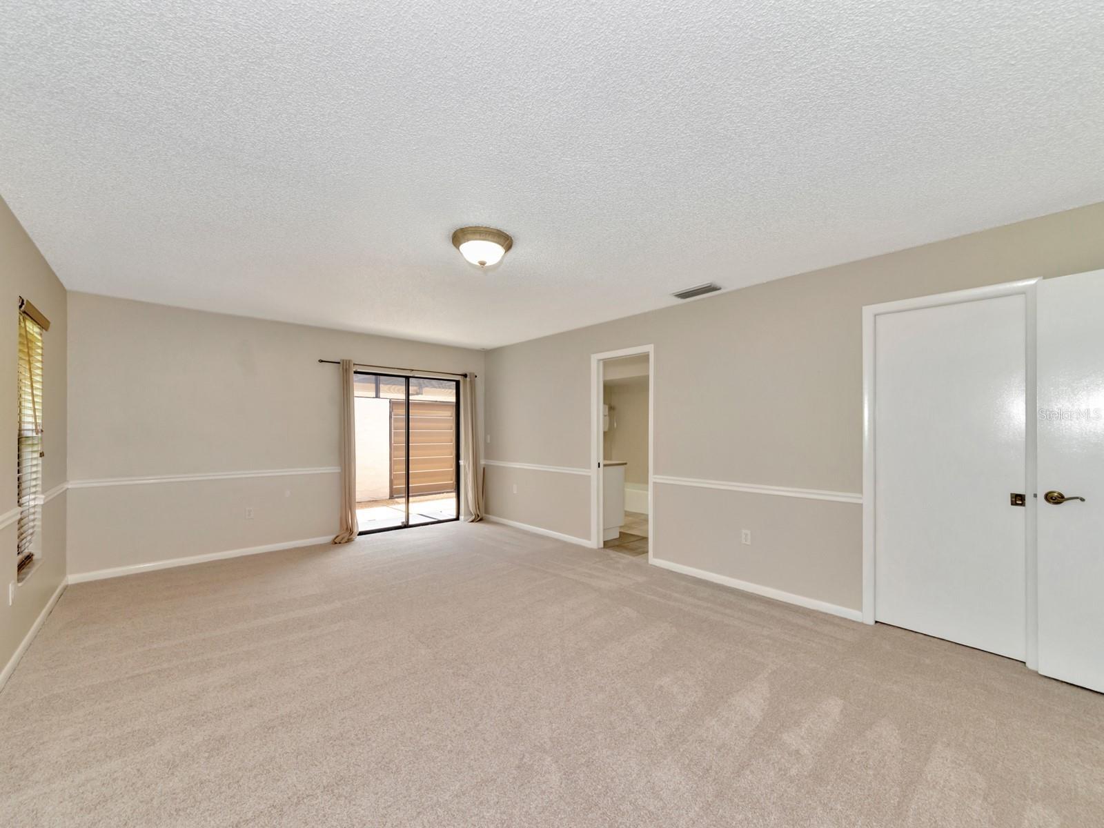 4503 LAKE VISTA DR #4